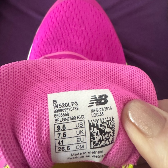 New Balance Women's Pink crosstrainers - Picture 4 of 6